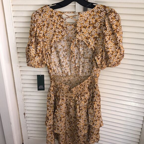 NWT Tiered Ruffle Boho Sun☀️Dress in Spring Floral Print. Tie Back Detail. - Picture 5 of 14